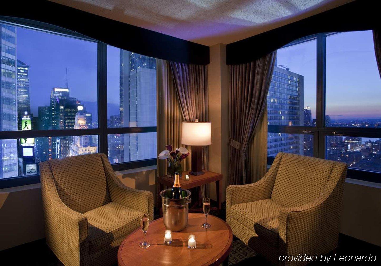 Doubletree Suites By Hilton Nyc - Times Square 纽约 外观 照片