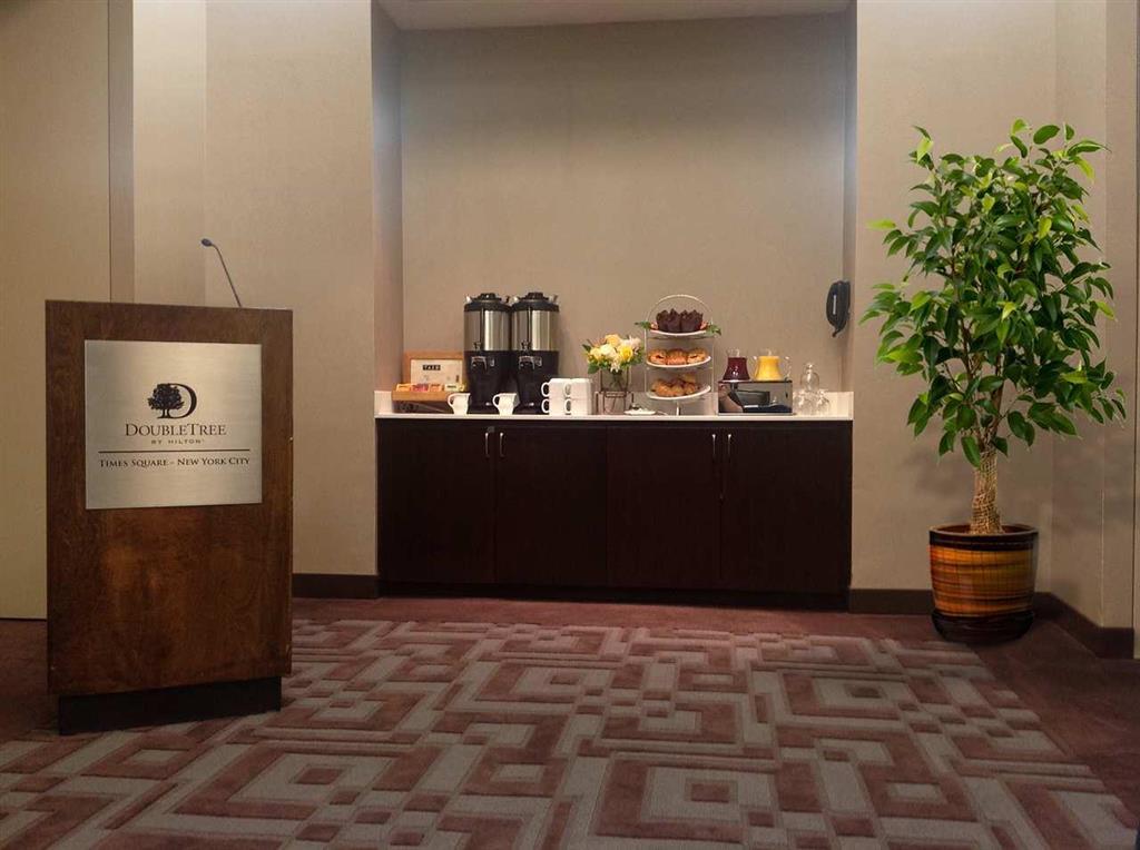 Doubletree Suites By Hilton Nyc - Times Square 纽约 餐厅 照片