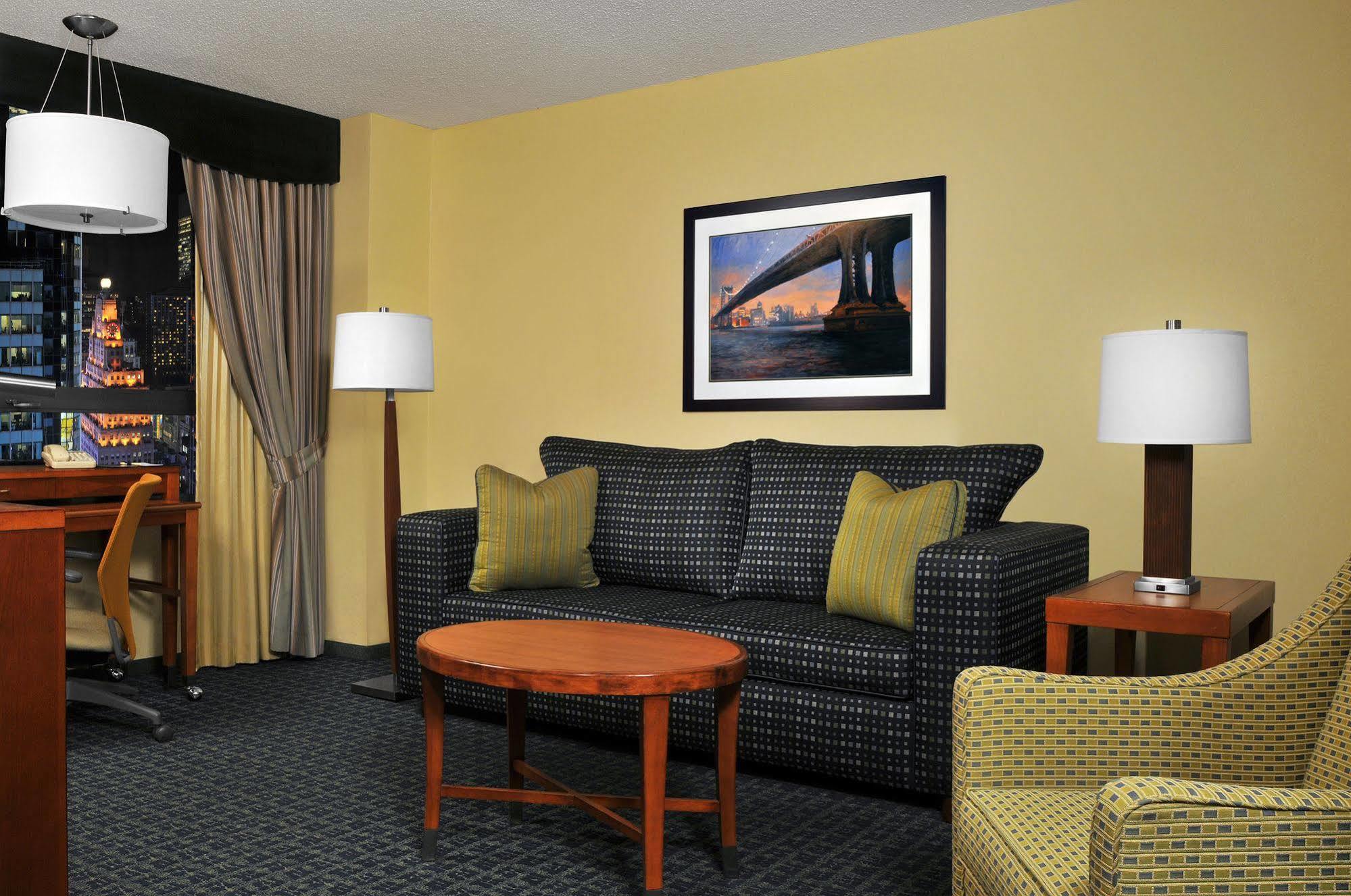 Doubletree Suites By Hilton Nyc - Times Square 纽约 客房 照片