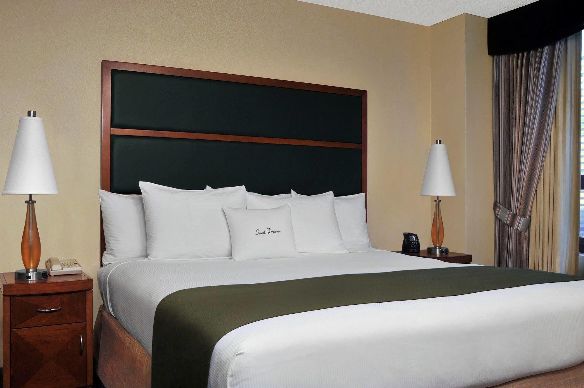 Doubletree Suites By Hilton Nyc - Times Square 纽约 客房 照片