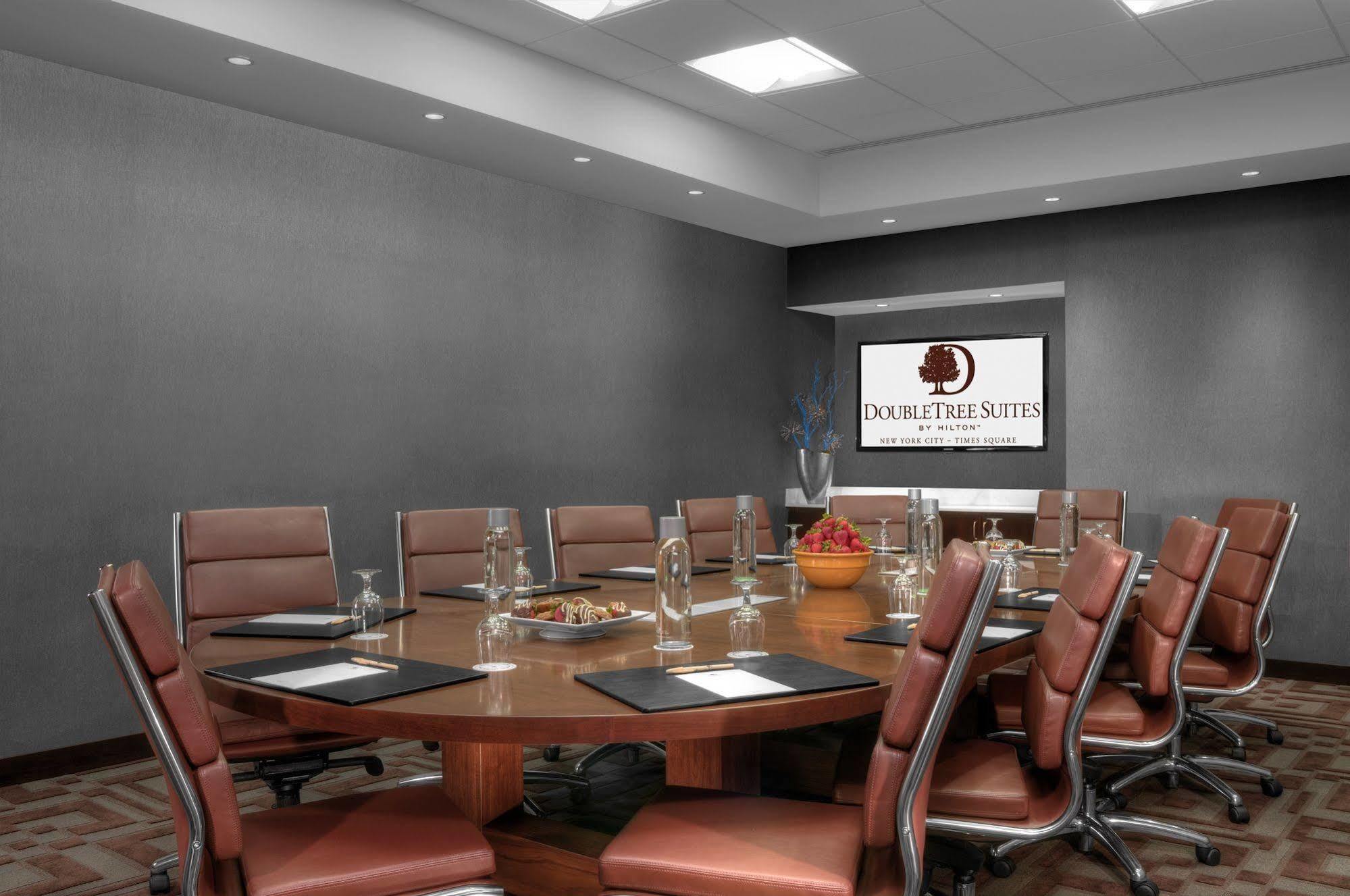 Doubletree Suites By Hilton Nyc - Times Square 纽约 外观 照片